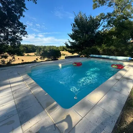 De Maison Charmante Avec Piscine * Tourliac