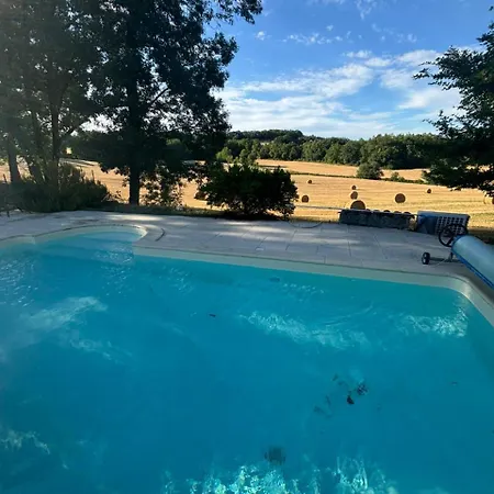 Feriehus De Maison Charmante Avec Piscine